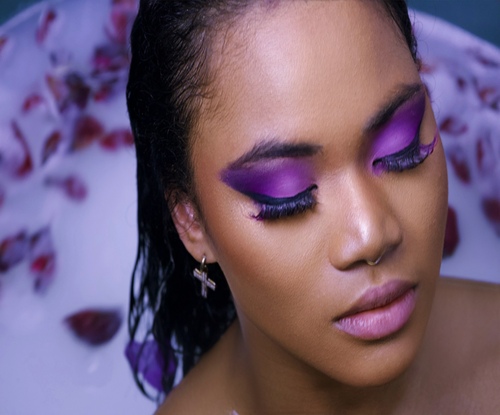 Angela Beauty - maquillage pour peaux noires éclatantes